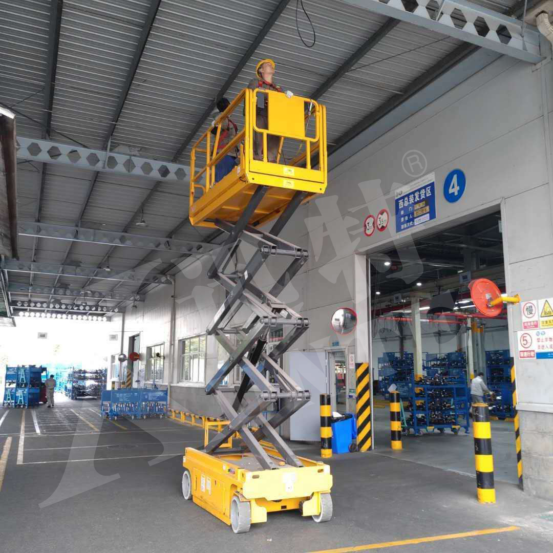 剪叉式高空作業(yè)平臺(tái) 剪叉式高空作業(yè)平臺(tái)